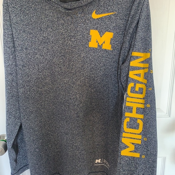University of Michigan Nike Longsleeve - Picture 4 of 5